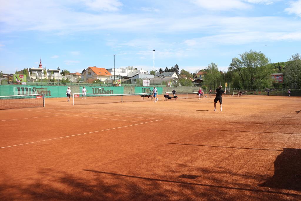 CenterCourt Hotel Graz Buitenkant foto