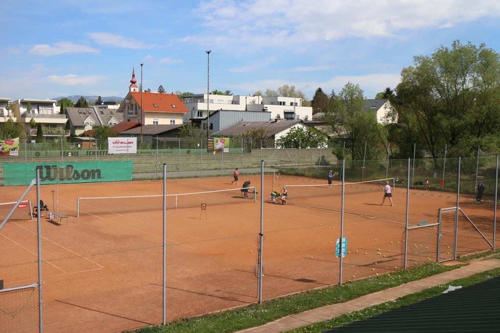 CenterCourt Hotel Graz Buitenkant foto